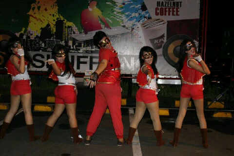 Shake your body on the floor~
•contact person @me_pandaa :
what's up : 082114028974
pin : 7EB25CC4
