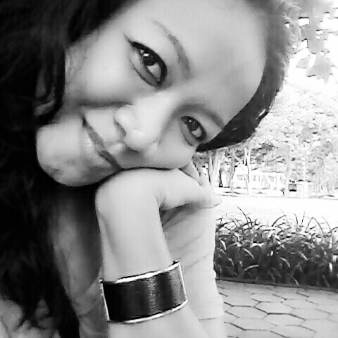 val_ci's profile picture. Beloved daughter of Jesus. Mommy of GG. Survivor. Moluccan. Holland. Jazz. Music. Coffee. Beer. Menthol. BW phonetography.̴