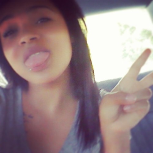 Follow me, I'll follow back. IG @zyleisha_oliviaa_14 (:
