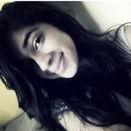 • 'Biografia {?}
Fala sério! Como vou resumir minha
vida aki no twitter?
;P