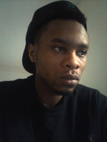 was popp'n twitter this d-weezy chillen with the fam but follow me an i follow back!!!