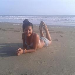 Levántate... Ponte los tacones y pisotea las tristezas...♥
