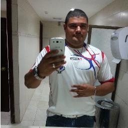 Panameño, ejecutivo de ventas en friolin S.A. Sucursal de chitre, le voy a los santos, al barza y a los yankees asta la muerte.