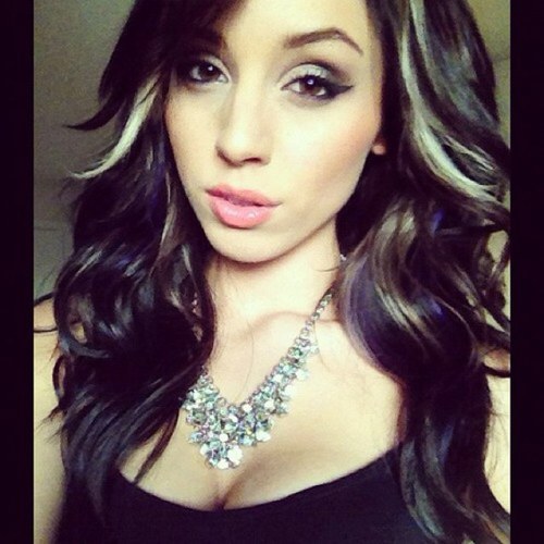 brandipetcrson's profile picture. Never kisses, all you ever send are full stops.