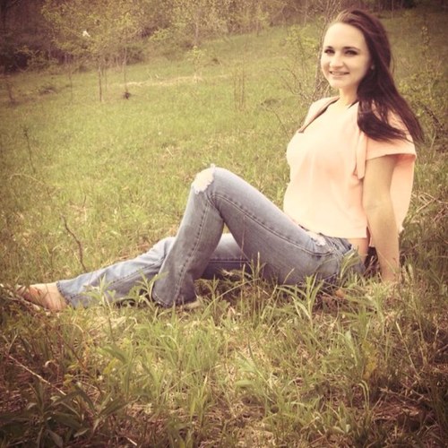 Em Nichole Country Queen. #pink jeeps. #future vet LO♈E Twirrrrling. 5/10/13 RIP Friends & fAMIly? R my world, duuh. ;)