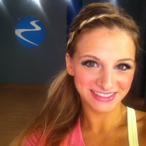 Fitness Trainer and Health Coach. Pittsburgh turned Cali girl. Love helping others get fit & happy! Sun, fun, and fitness.