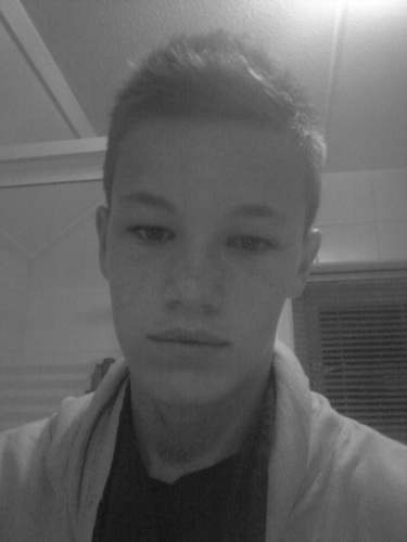 Albergen/ 15 jaar/ Indonees / 1,93/  Electro House / AJAX / HELD FALCAO! ♥♥