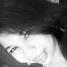 Eu que vivo com α cαbeçα nα luα, com músicα no ouvido e corαção nα bocα :)
eu sou meninα e mulher, eu sei muito bem o que quero .
'