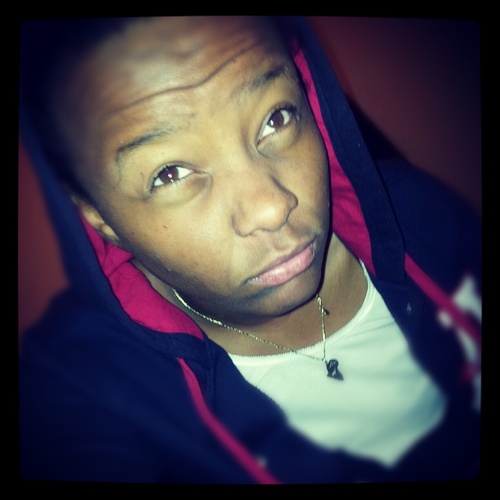 Real, cool and funny!! :) Hit me up when ever you bored. Facebook: SnAp Guios Instagram: Snapofficial