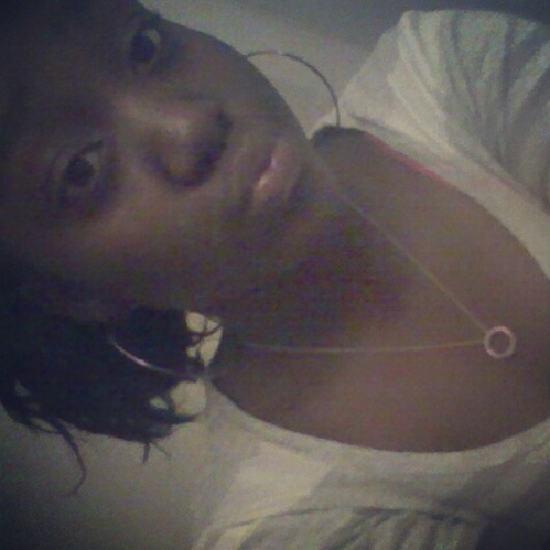 Bottom Line : Follow Me !! Ill Follow You Back #TeamFollowback ! Help Me Get My Followers Up , Gimme A S/O && Ill Return The Favor !