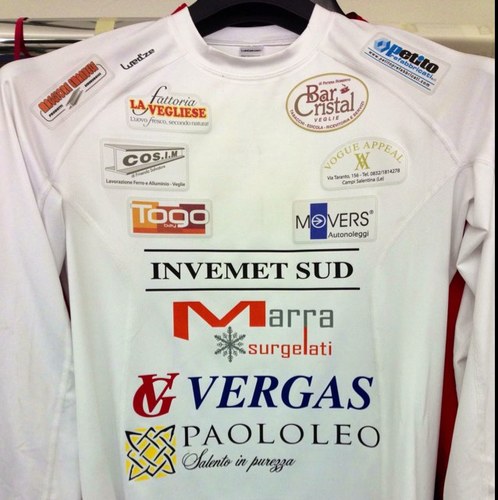 Personalizzazione abbigliamento e accessori promozionali, sportivi e da lavoro.
