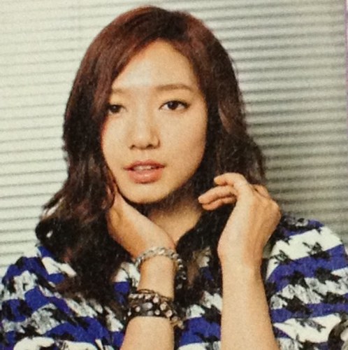 I am a fan of Park Shin Hye                                 （＾ω＾）（＾ω＾） 
나는 박신혜 씨의 팬입니다