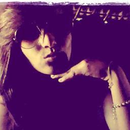 Simpática, carinhosa, amiga.. ;*