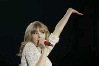 'Back to a first-glance feeling on New York time, Back when you fit in my peoms like a perfect rhyme'~Taylor Swift ♡