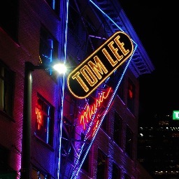 Regularly tweeting new and upcoming events in Vancouver's DJ & Nightlife scene, as well as other updates in the DJ world. 

- Tom Lee Music DJ Department