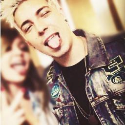 quando eu vi já era amor ♥  @ferrerodi
