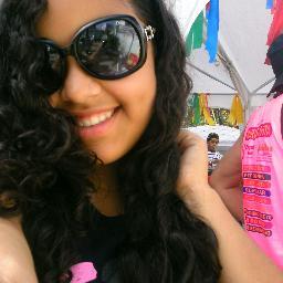 lalamuniiiz's profile picture. Muita luz é como muita sombra: não deixa ver...