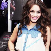 Claire Young (@hisenticingbear) 's Twitter Profile Photo