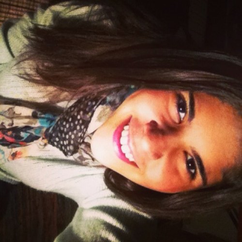 FloRefusta's profile picture. ¿Para qué ser una copia más?