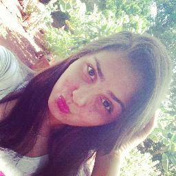 #~As pessoαs me julgαm, sem αo menos conhecer… ninguém me conhece tão bem ao ponto de sαber tudo que se pαssα pelα minhα cαbeçα.#~