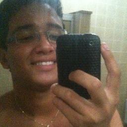 Errado é ignorar quem te ama e correr atrás de quem te despreza