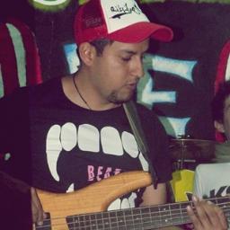 //The Holy Spirit is my Love//
Director Musical y Bajista de la Banda Sangre @banda_Sangre
