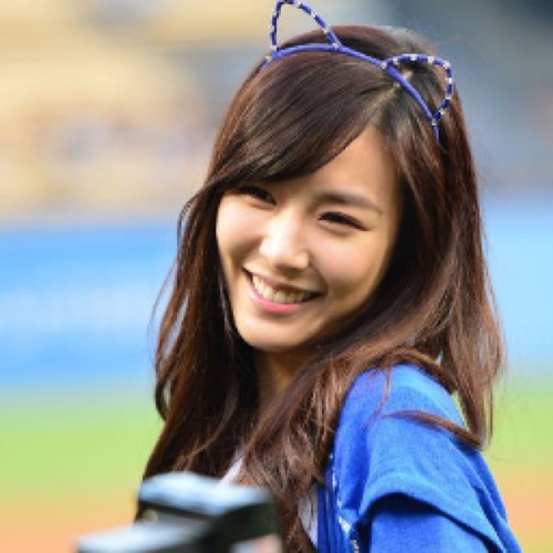소녀시대 티파니 อันยองค่ะบอทฟานี่~สเตฟ~ฟาน~มิยองง~หนึ่งในสมาชิกวง girls generation ฝากด้วยนะคะ*ยิ้มตายิ้ม* ฟานี่รักโซวอนทุกคนน้าา*ส่งจูบ*