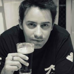 #Gamer #Geek #Entusiasta, Community Manager, Ejecutivo de Cuentas en HDC International, #Metalero #River #DogLover ^^
