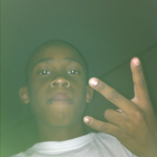 kingbee82776's profile picture. 