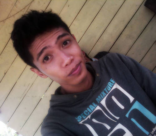 I live in Singkawang
 .....noisy visits twitterku may not down on narrow bones,,,again needs multitude friends ...... My blackberry Pin 2A080800