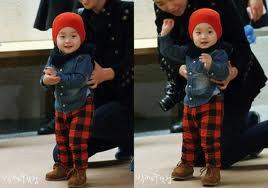 ผมชื่อคิม คยูมินฮะ เป็นลูกพ่อทึก กับ เหล่าแม่ๆ sistar ในรายการ Hello Baby ฮะ ฟอลมาคุยได้นะฮะ