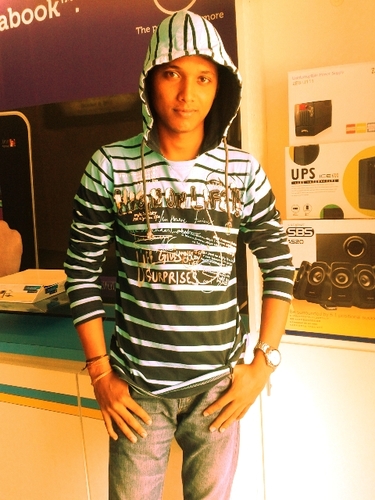 I'm very cool person. I want to enjoy every mins. My life is go on my own way