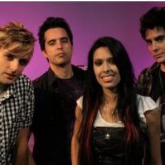 fc feito pra  @bandacw7 seguida pela banda