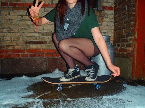 15 years old Danish/Bosnian girl, loving reggae, rap, hiphop etc. 
One love ❤
