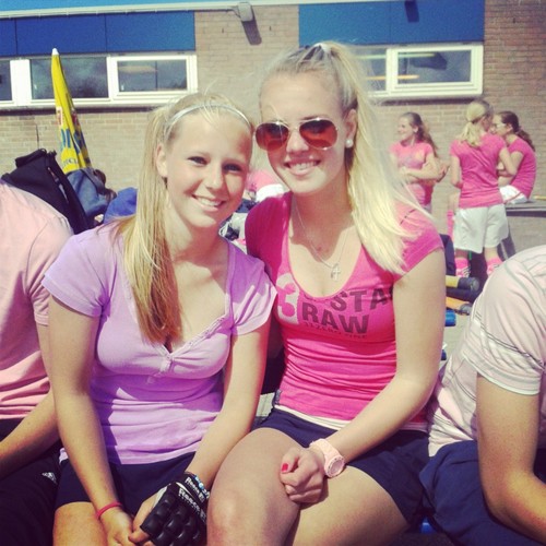 I love youu ♥ ik hou van je schatje! beste vriendinnetjes x Anouk