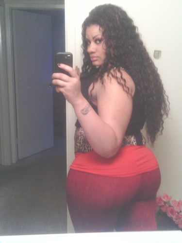 im a relax cool young woman from Louisiana