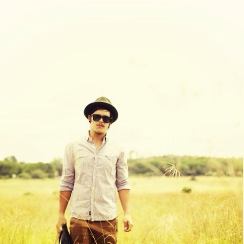 Animal, lover of all things visual culture. Avid hat enthusiast & music maker. That guy at that place. Longboard everywhere!