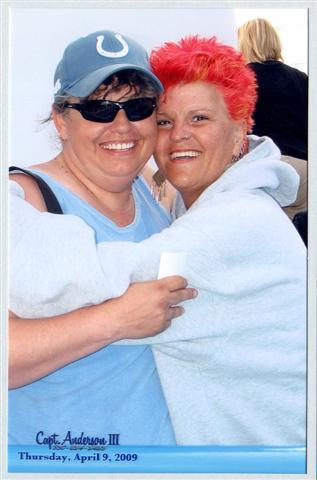 mojolara's profile picture. crazy lady