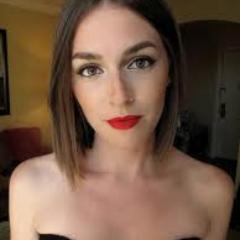 Elizabethj465's profile picture. 