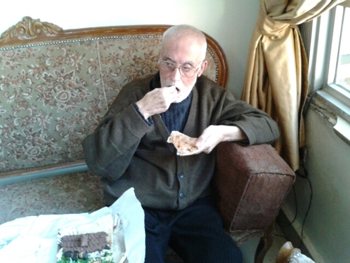 Damasrose13's profile picture. 