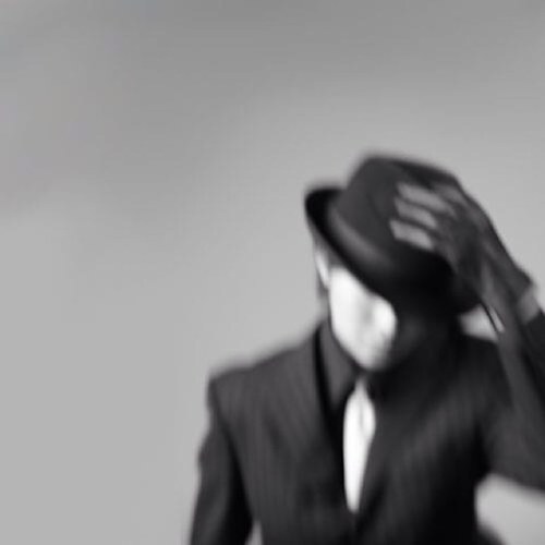 名古屋学芸大学、助教柿沼岳志により発足された”汽水域”。作曲・音響効果に鈴木悦久。団員に、劇団金星ロケット主宰山本深晴、鈴木理恵子が所属。新メンバーに高橋七海をむかえ、第三回「SANDMAN RISING」3/27〜29、公演決定！