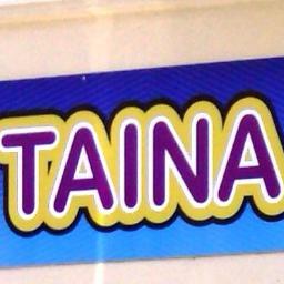 Ofrece a sus clientes de forma diaria y continuada,  una amplia Gama de Golosinas, Refrescos, Helados, Bollería y Punto de Pan Caliente.