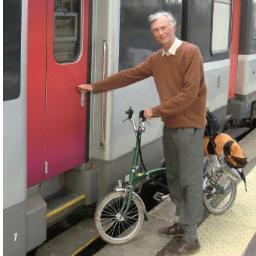 Ingénieur en réseaux électriques et en écomobilité. Train + Vélo. Le futur sera sans pétrole.