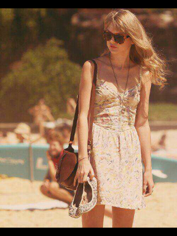 happy. free. confused. lonely in the best way || swifties is my beloved sister and selenator is my best friend ever :)