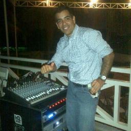 SONIDO ILUMINACION PROFESIONAL, PARA CUALQUIER CELEBRACION, 15 AÑOS, BODAS GRADUACIONES, INFANTILES Y MAS : 0414-5727901. 0412-5137945.
