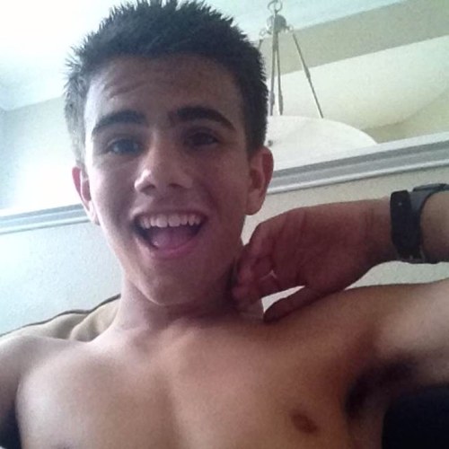 liv_grey's profile picture. New life, New twitter. 
In Birmingham for school. 
UAB student :)