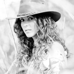 1Truda's profile picture. Rūda tikai ar Tē