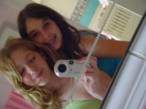 Giovana e Cristina- We are Fan  dos Jonas Brothers, Selena Gomez, Demi Lovato, Taylor Swift, Ashley Tisdale and Justin Bieber 3