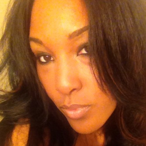 Just a girl in this world trying to live my dream...