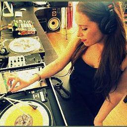 SonicSource's profile picture. How do I make this thing work? ::tap tap::